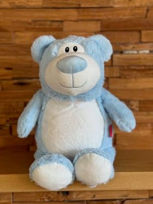 Zachte knuffelbeer lichtblauw gepersonaliseerd. — Naam