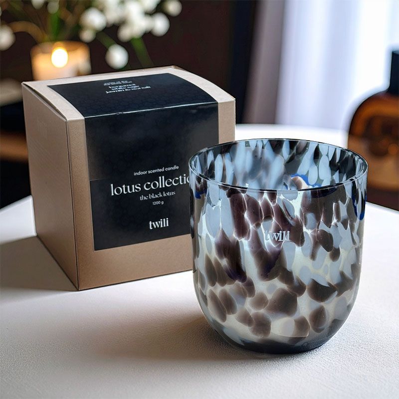 TWILI INDOOR SCENTED CANDLE LOTUS COLL. BLACK L