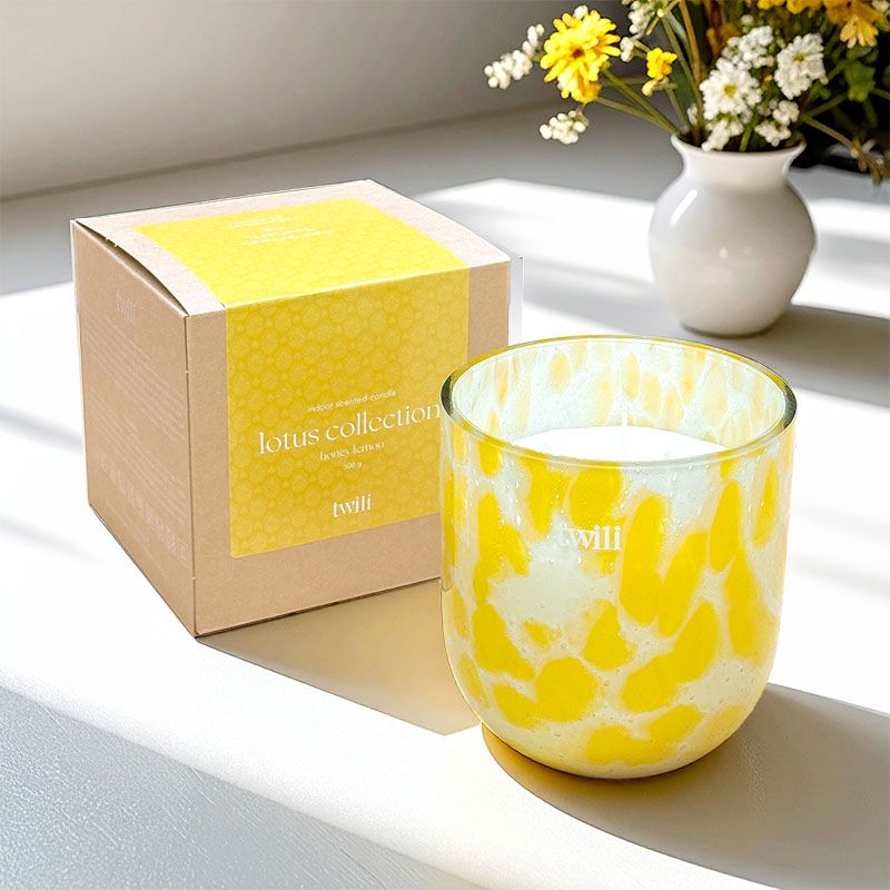TWILI INDOOR SCENTED CANDLE LOTUS COLL. HONEY LEMON M