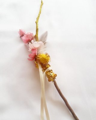 Gold and pink wand