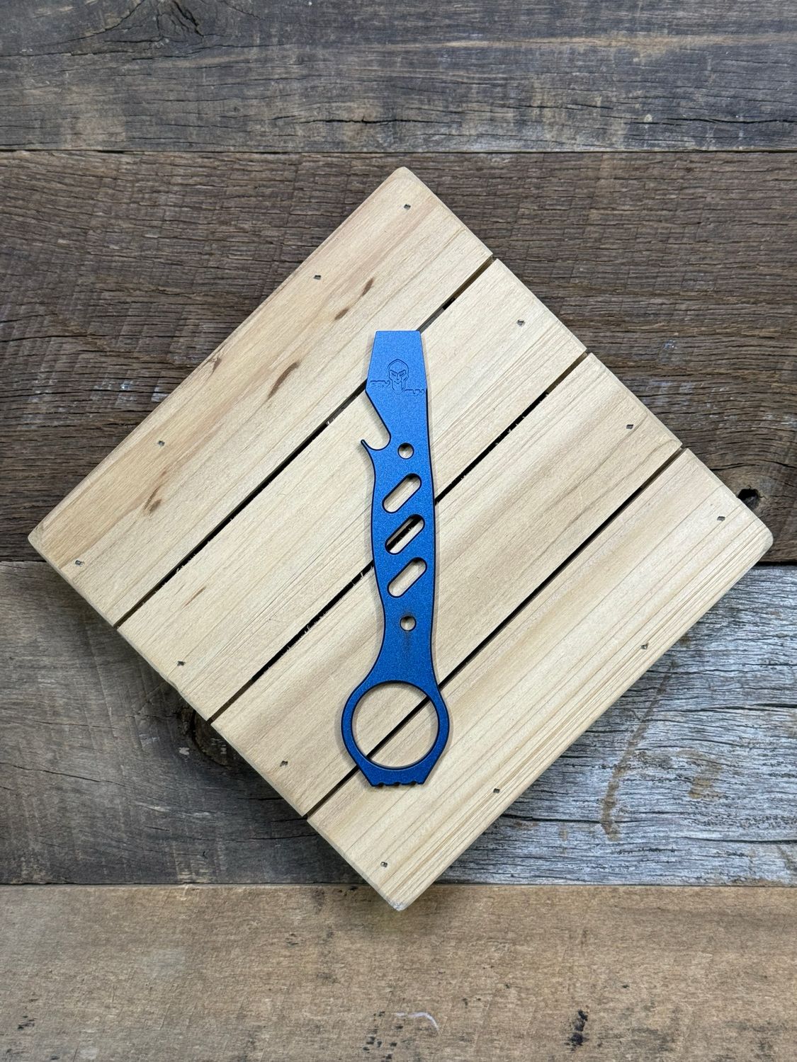 Pry Guy - Metallic Royal