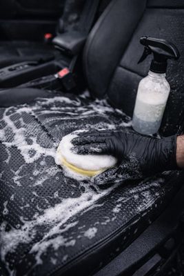 Lederreiniger &amp; Lederpflege