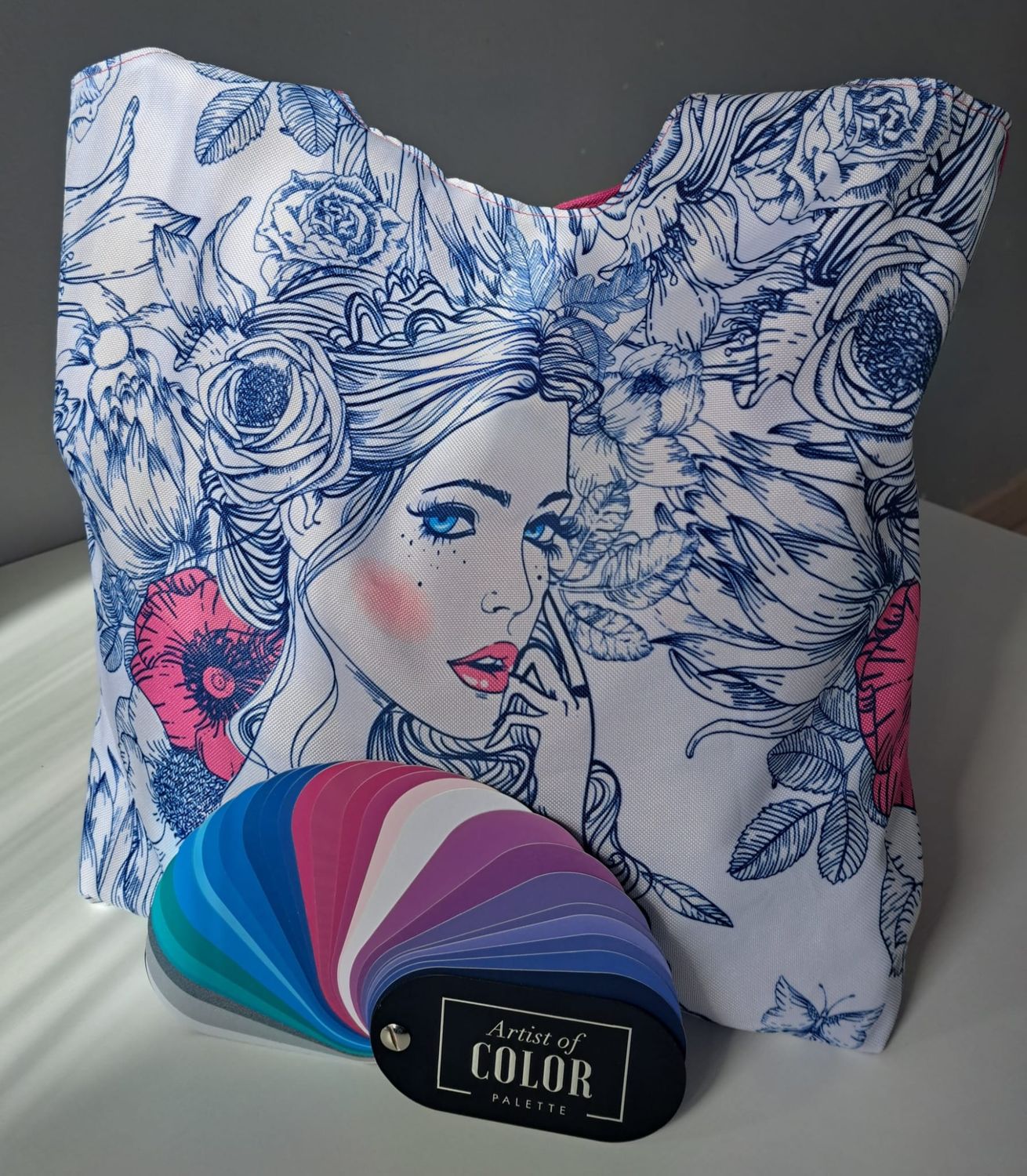 Torebka dwustronna kobieta wśród kwiatów