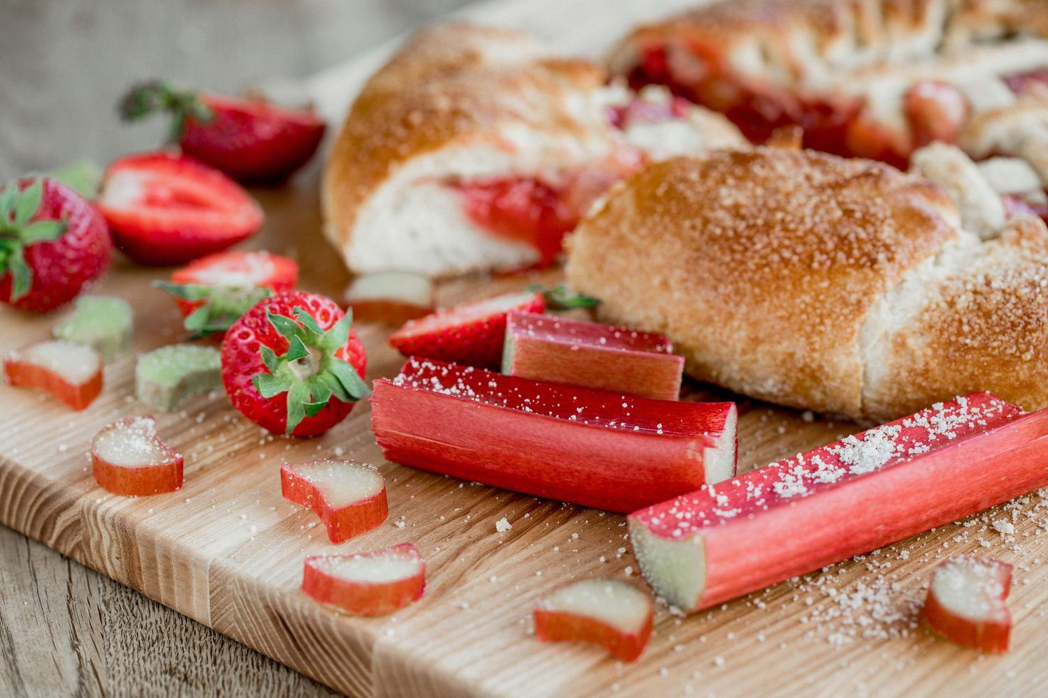 Samedi 20 juin 2026 de 17h00 à 18h30 dès 4 ans Atelier 4 mains : Tatin de rhubarbe et fraises de la Cueillette ! Samedi 20 juin 2026 de 17h00 à 18h30 dès 4 ans Atelier 4 mains : Tatin de rhubarbe et fraises de la Cueillette !