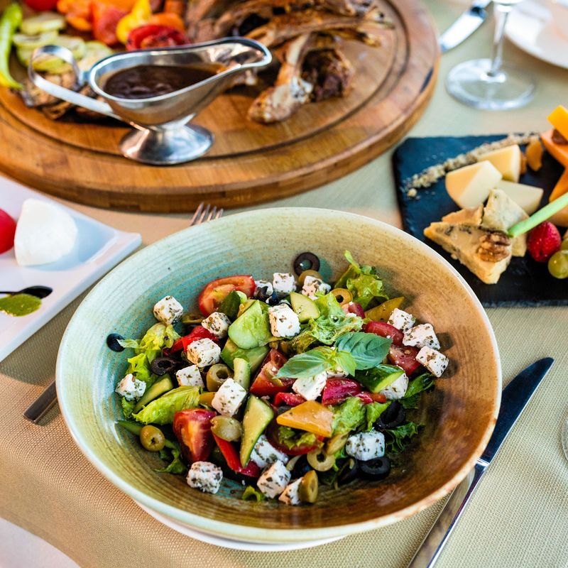 Mardi 18 août 2026 de 10h00 à 12h30 Envie de saveurs gourmandes ? Venez percer les secrets des recettes Grecques...