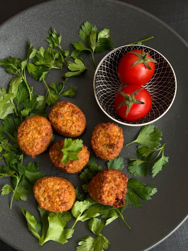 Mercredi 12 août 2026 de 10h30 à 12h30 - dès 4 ans  Atelier 4 mains :  Galettes de légumes de saison accompagnées de son ketchup maison