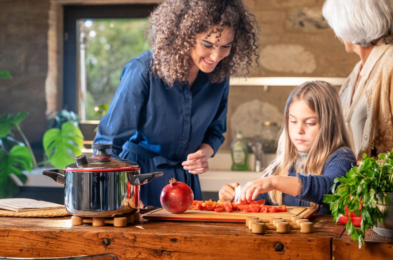 Atelier 4 mains Atelier 4 mains "prépare tes raviolis de légumes" - dès 6 ans Le vendredi 24 avril 2026 de 17h00 à 18h30