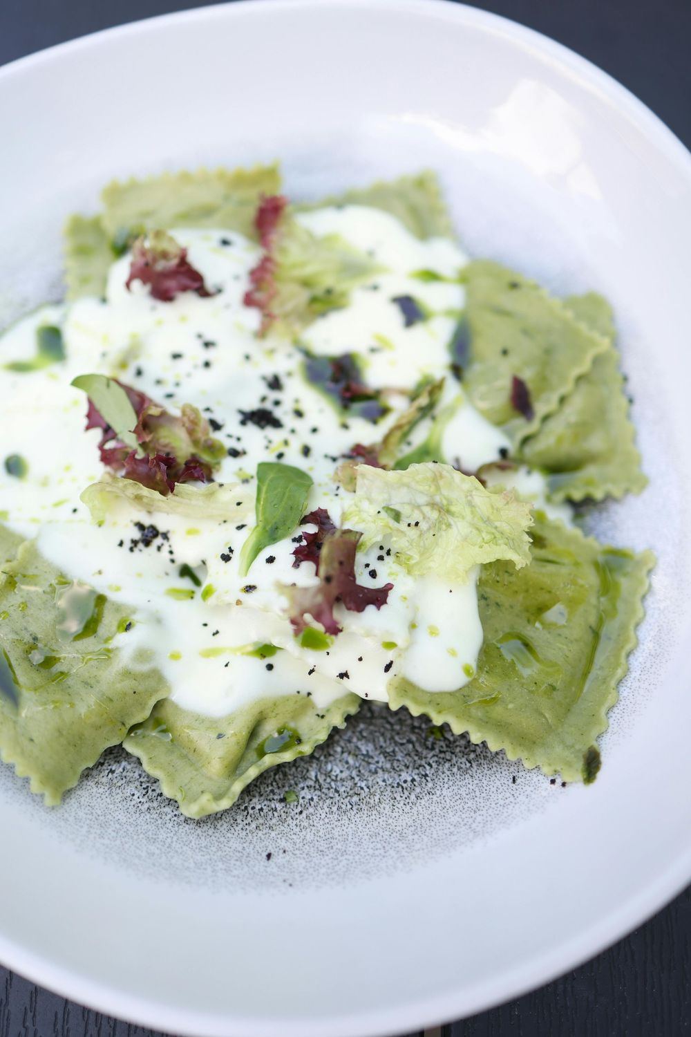 Mardi 28 avril 2026 de 10h00 à 12h30 dès 4 ans.  Atelier 4 mains Raviolis de légumes, dessert fraise-rhubarbe