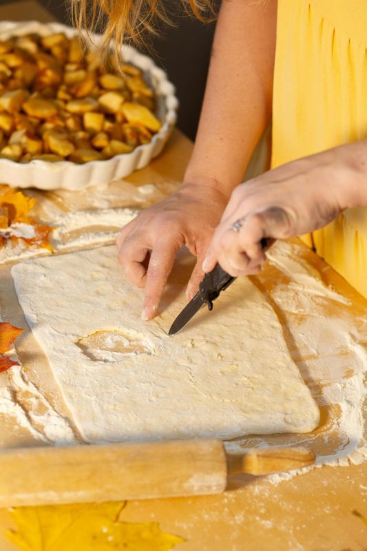 Mercredi 20 mai 2026 de 14h30 à 16h30 Atelier dessert de saison : Tatin passion de pomme et coeur d'ananas