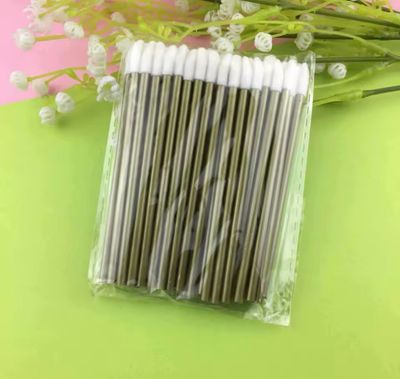 Brosse à lèvre jetable