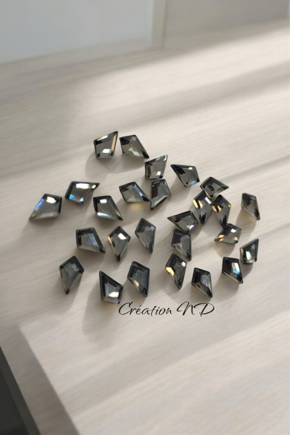 Collection Black Silver Dark petit cerf-volant 4x6 mm