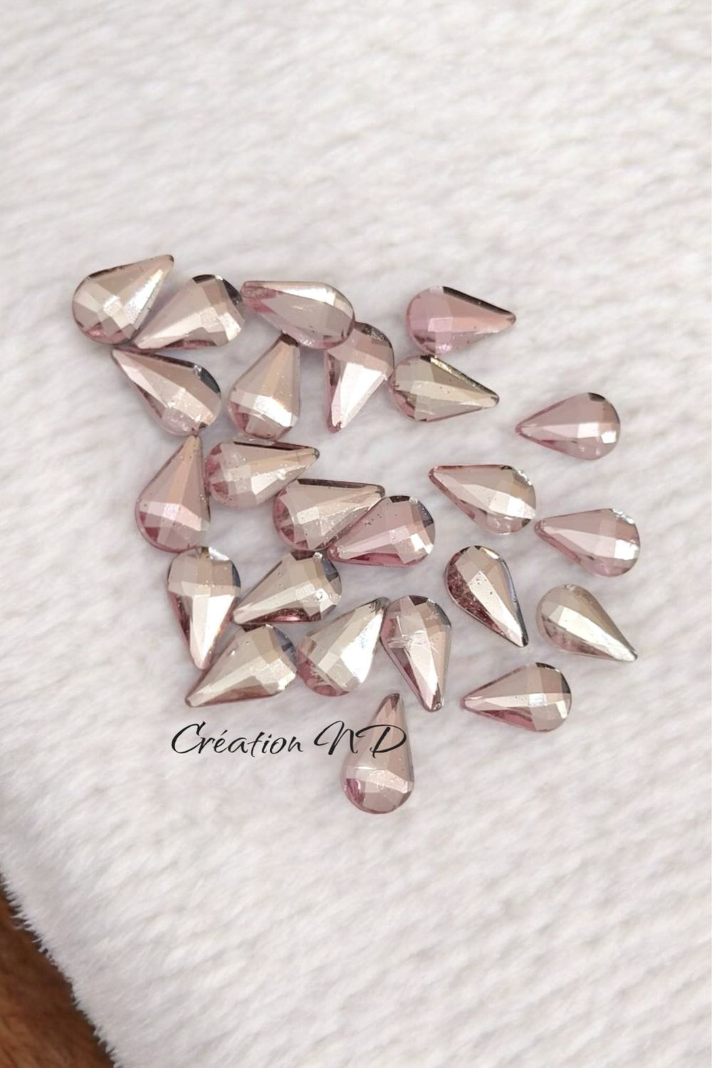 Collection Pink, lady, gouttes rose pointu 5x8 mm