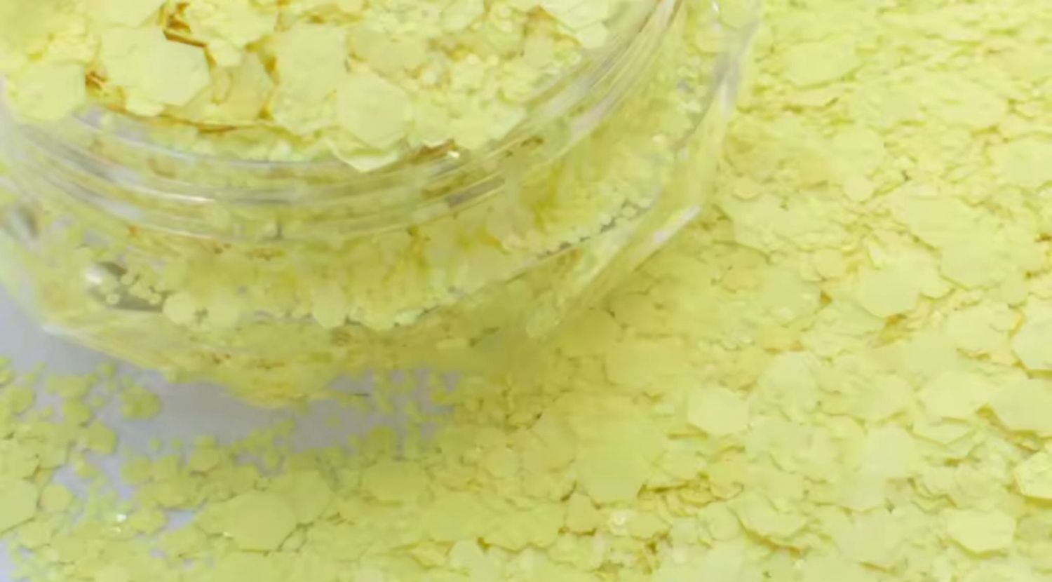 Paillettes MATTES Jaune Pastel No 5