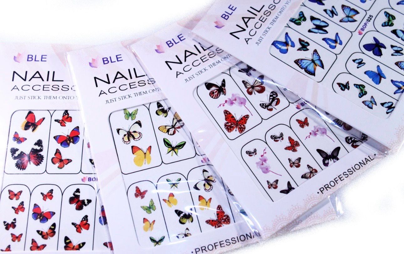 Papillon mauve