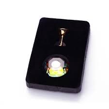 Magnétique stand strass multi facettes