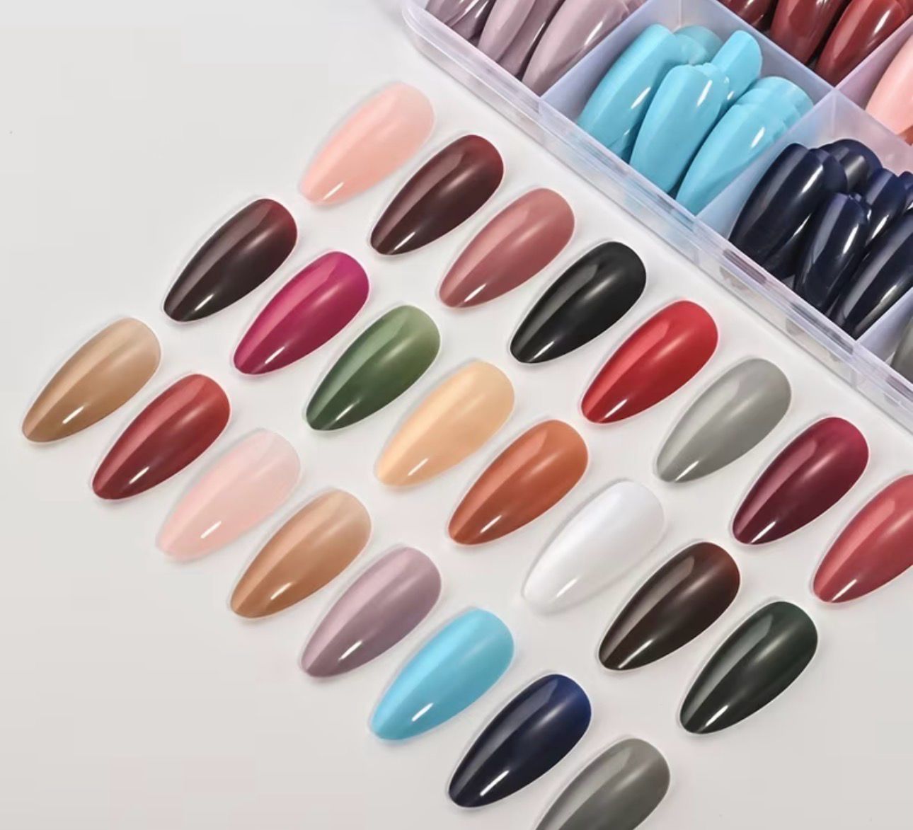 Press on Nail court
