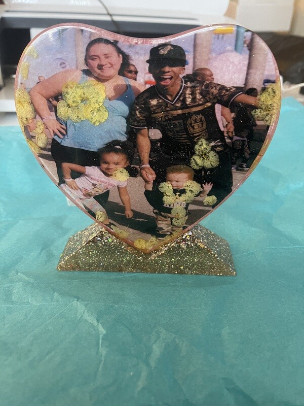 heart resin frame