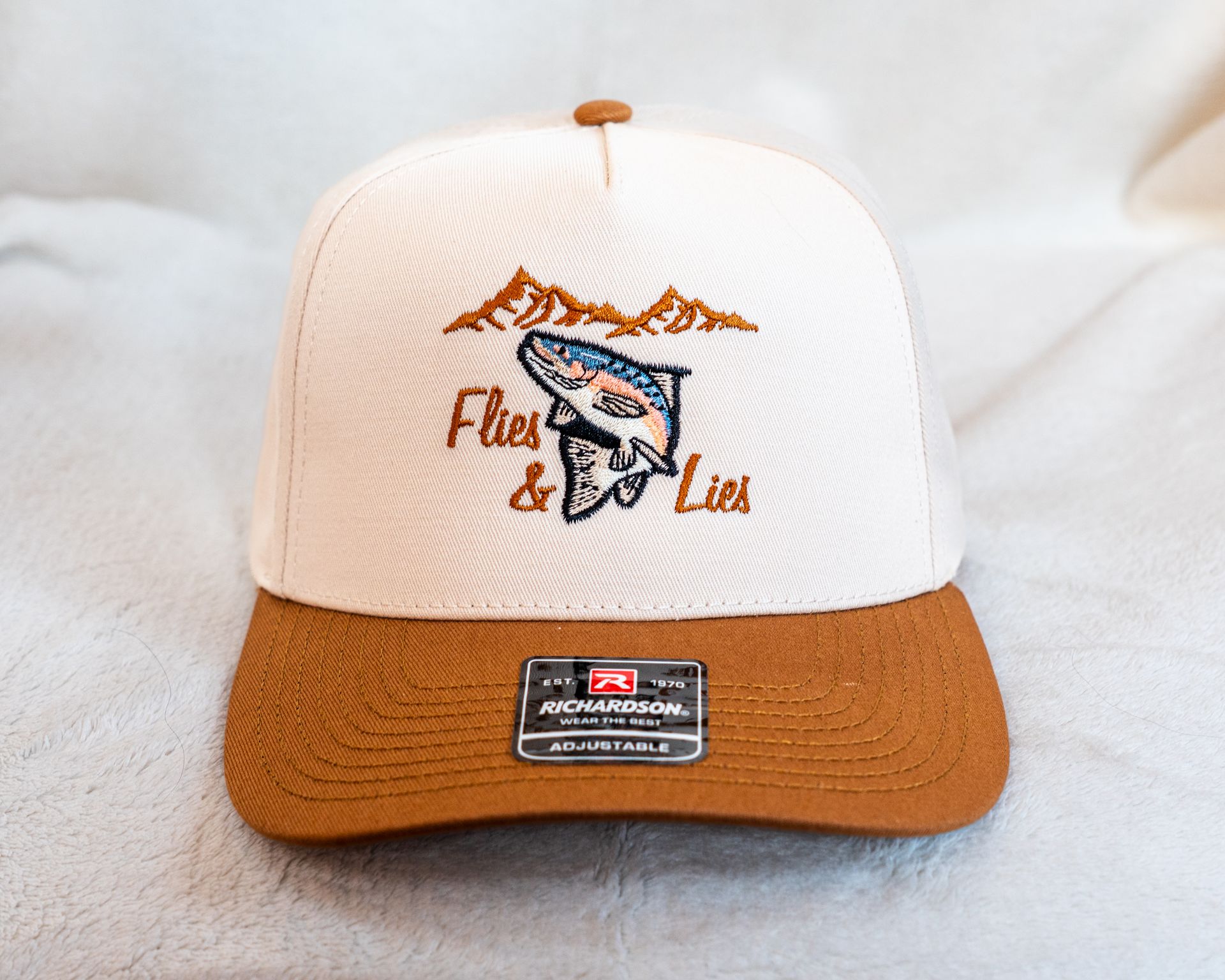 Flies & Lies 5-Panel - Logo Embroidery (cream/caramel)