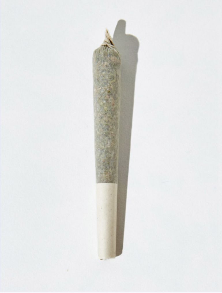 MJ's .75g Shorty Preroll - Lemon Cherry Gelato - Hybrid/I