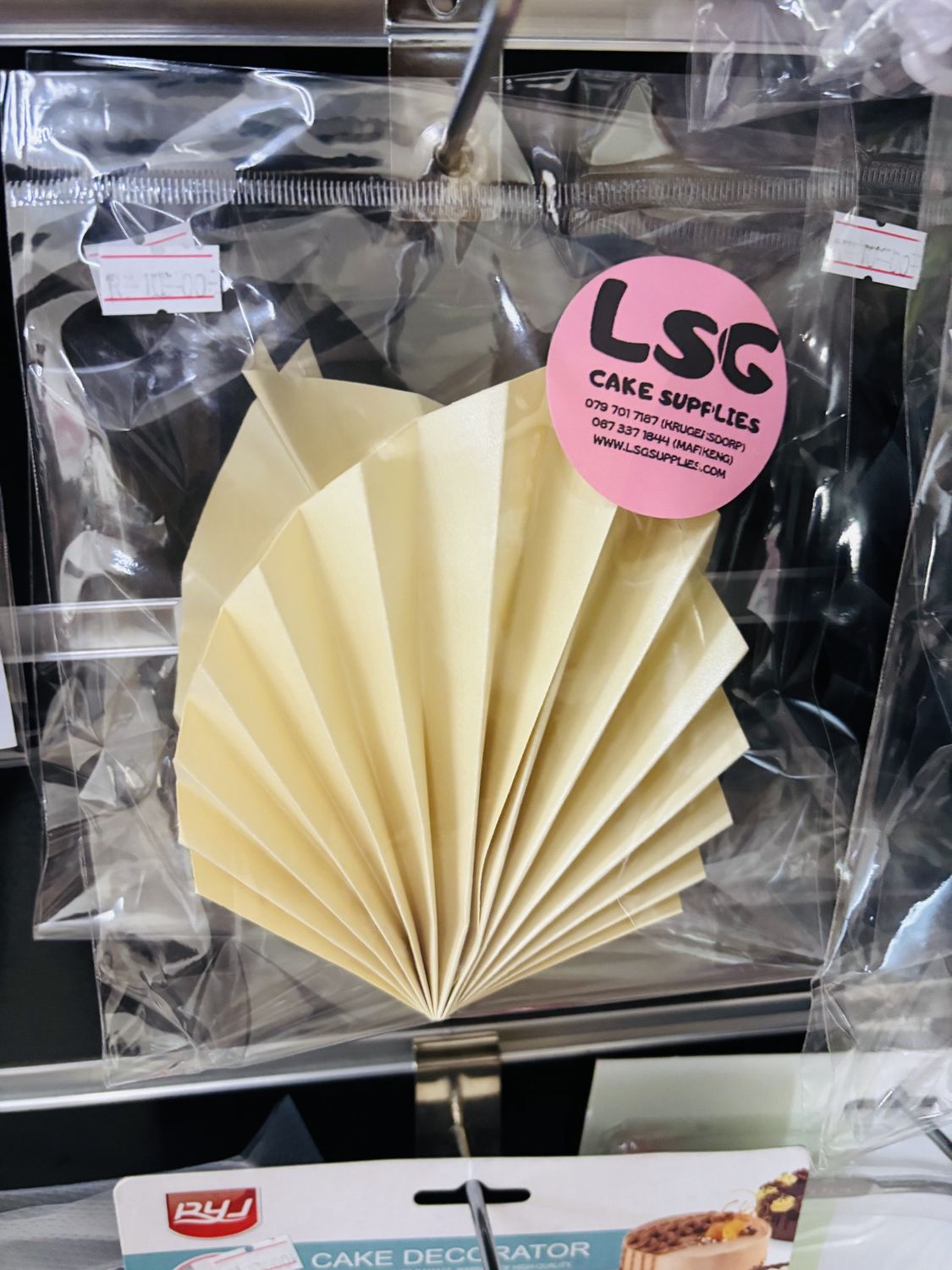 Paper fan, Colour: Ivory
