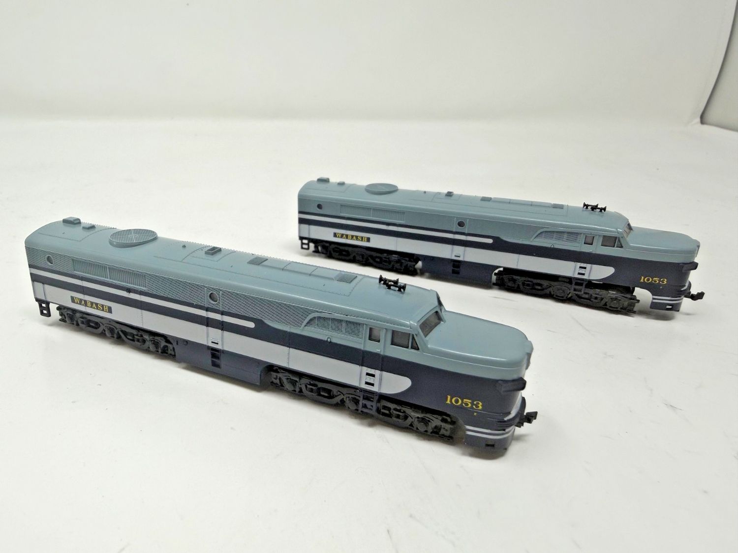 KATO 176-4109 N SCALE ALCO PA-1 #1053 WABASH DIESEL LOCOMOTIVE DC CONVENTIONAL (SET OF TWO)