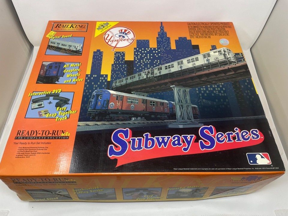 MTH 30-4122-1 MLB YANKEES SUBWAY SERIES 1 POWERED/ 1 NON POWERED + 2 NON POWERED ADD-ON CARS