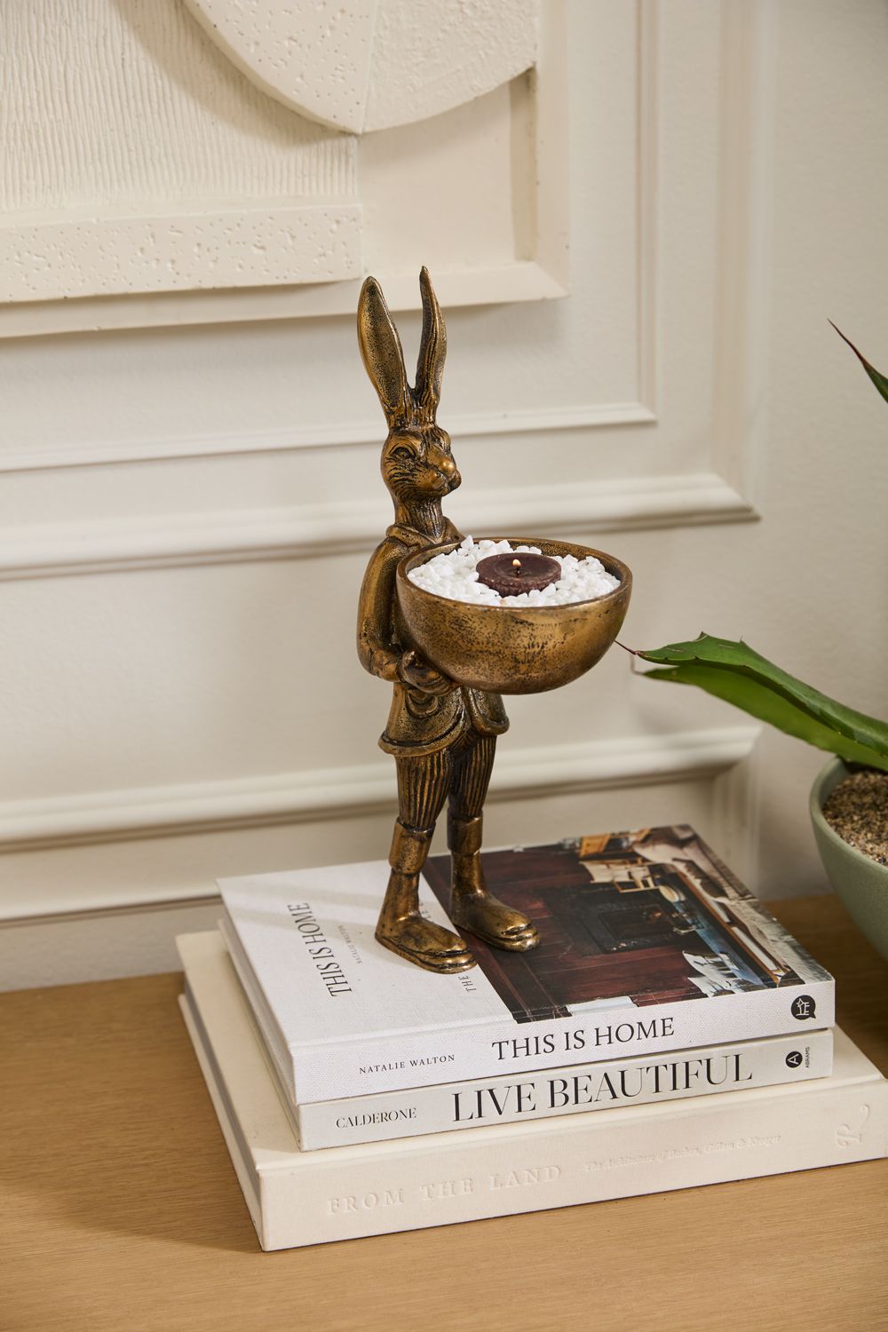 E+E Eric Rabbit Dish Stand