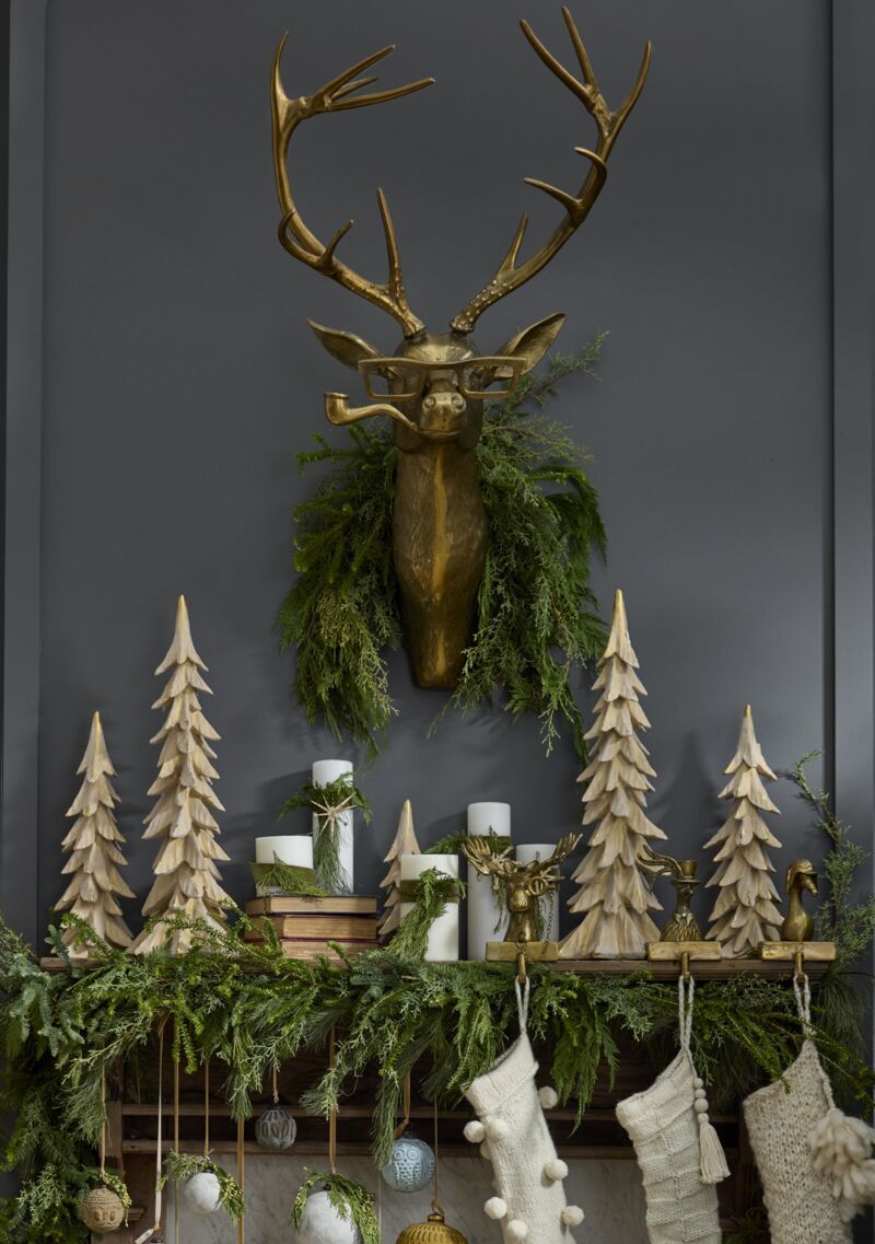 FRANKIE DEER Wall Mount 13"x 8"x 47"