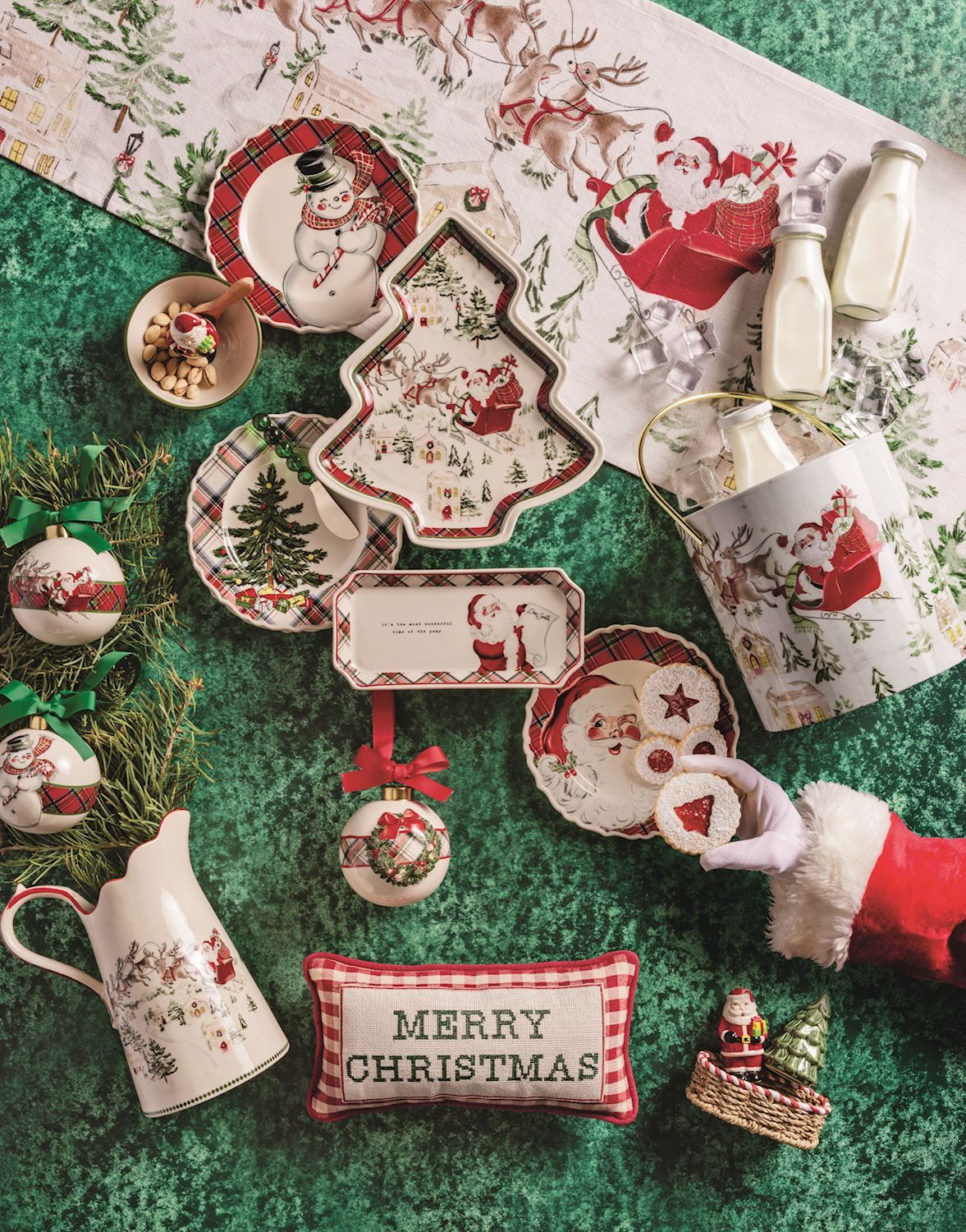 72" SANTA SCENE TABLE RUNNER