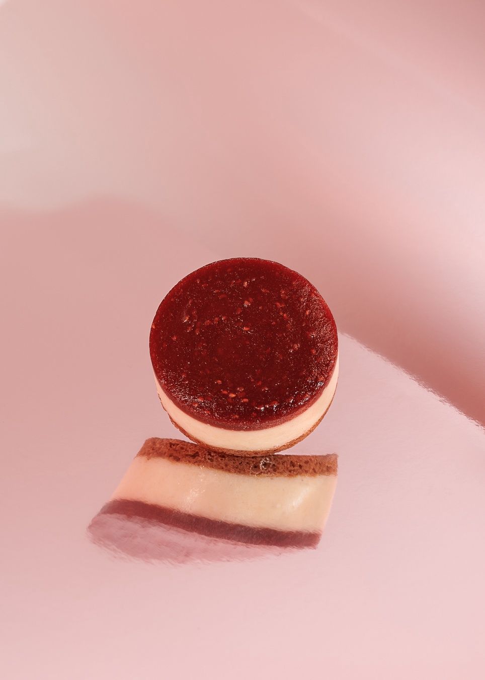 Cheesecake frambozen en aardbeien taart, Size: Eenpersoonstaart