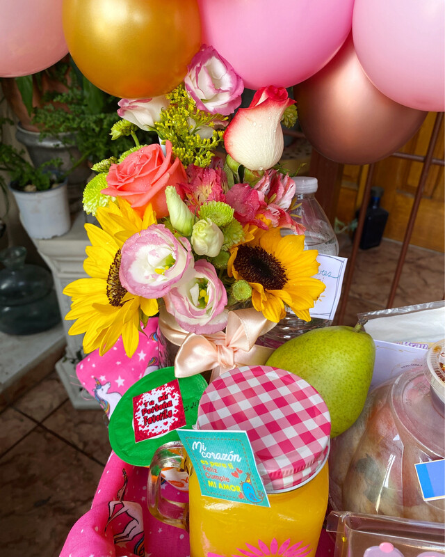 Mini arreglo floral primaveral para desayunos