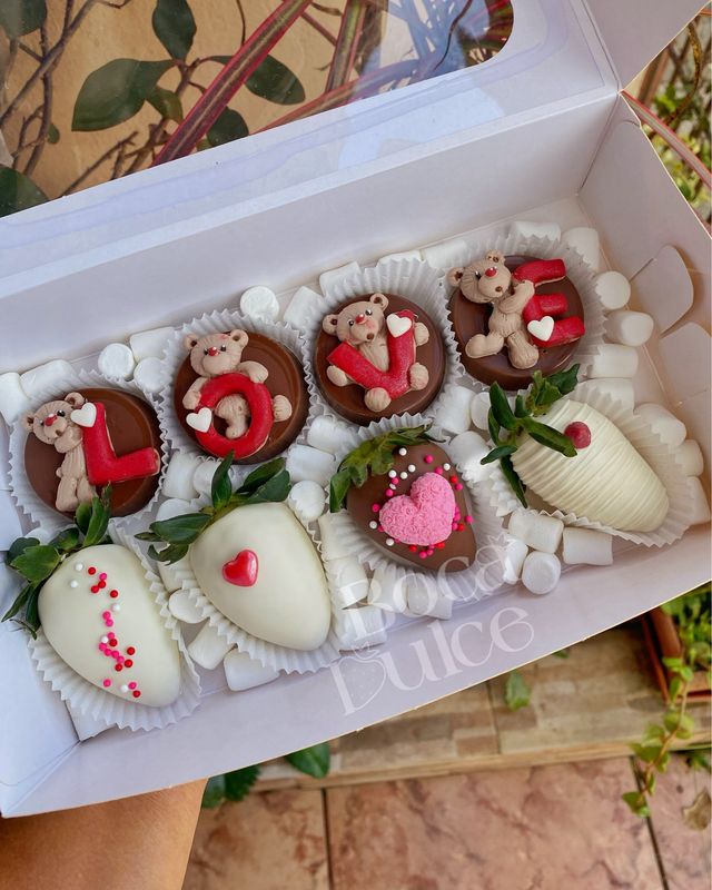 BOX 8 LOVE