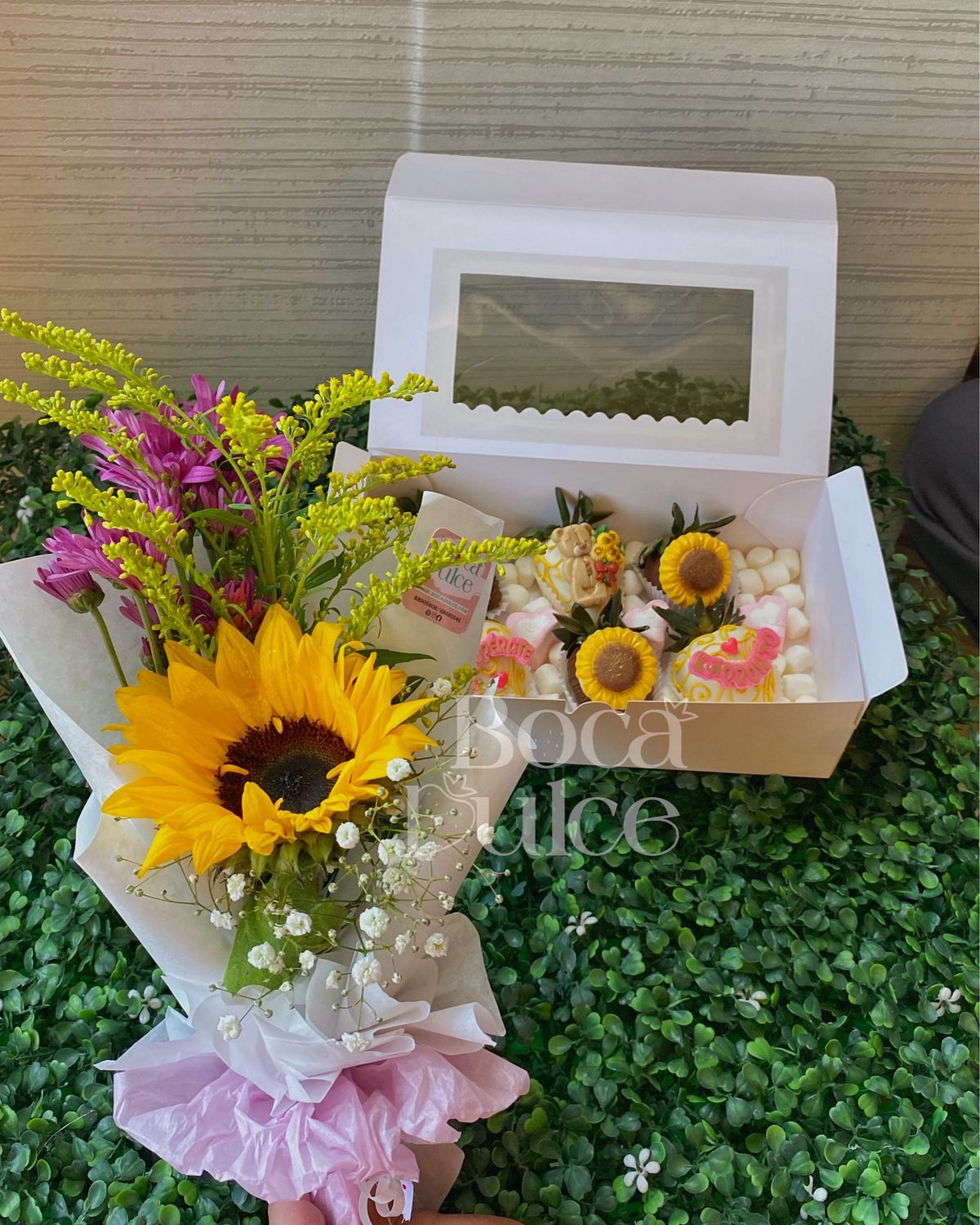 Caja Mini: Fresas y Rosa o Girasol