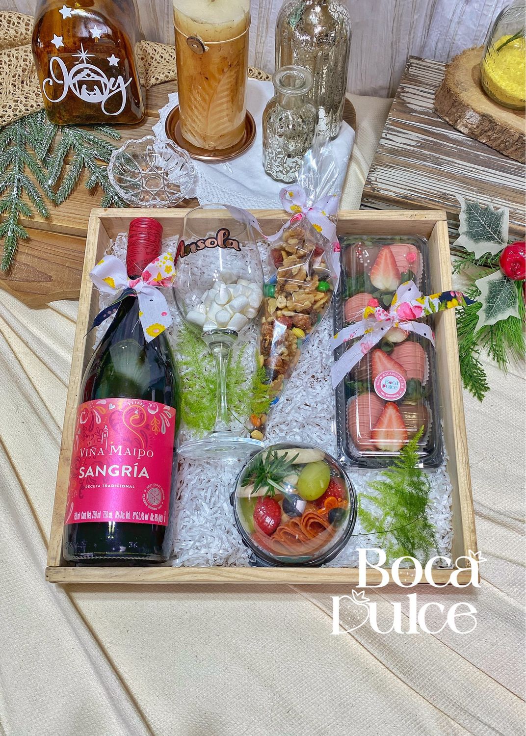 Caja Zafiro: Vino, Quesos y Fresas de Exportación