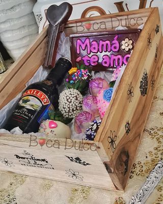Caja Cristal con Fresas y Baileys