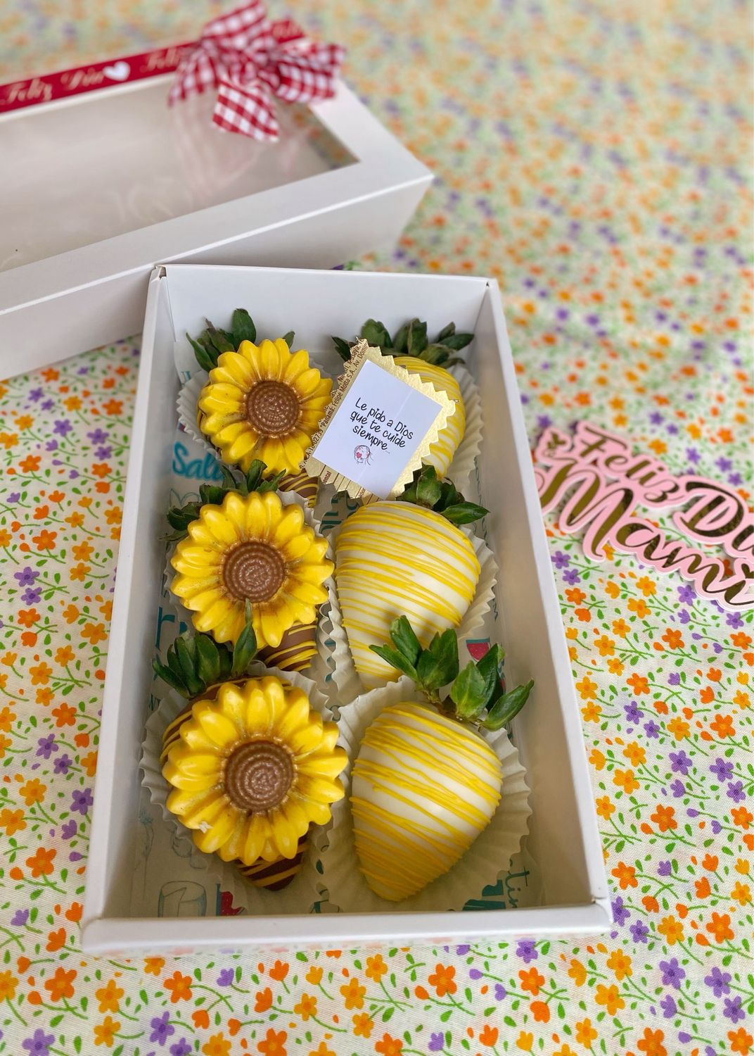 Caja de 6 fresas decorada de Girasol