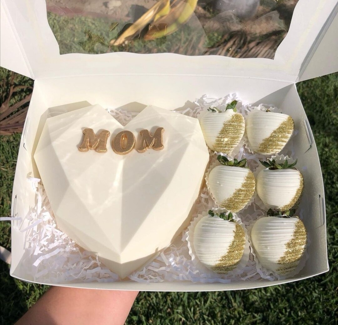 Corazón de Chocolate Rompible Grande con Fresas o Flores