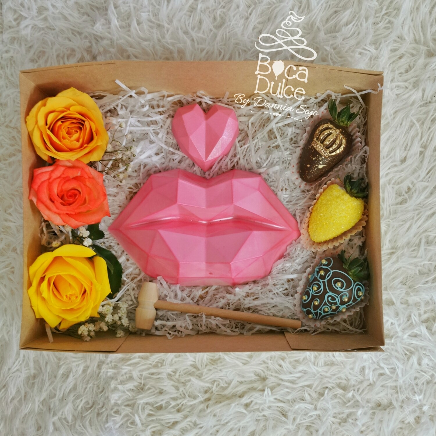 Labios de Chocolate Rompible con Fresas o Rosas