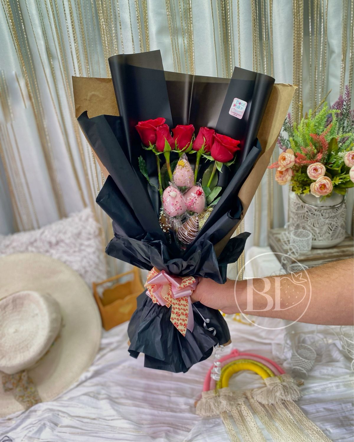 ROMANCE’S BOUQUET