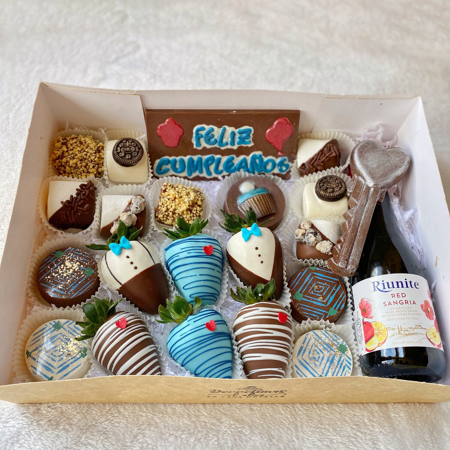 Caja King Diamond: Fresas, Chocolates y Vino