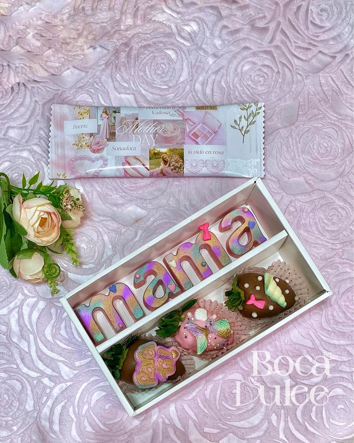 Mini Caja con Letras de Chocolate y Fresas