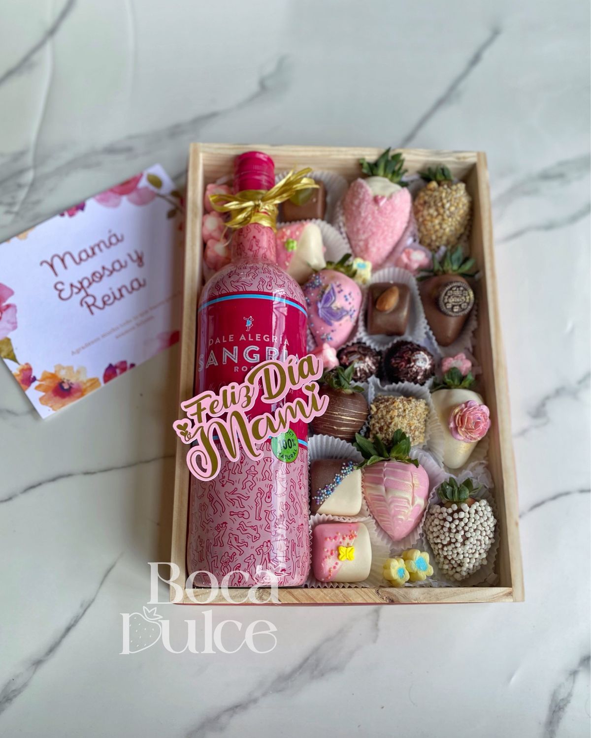 Caja María's: Fresas, Bombones y Vino