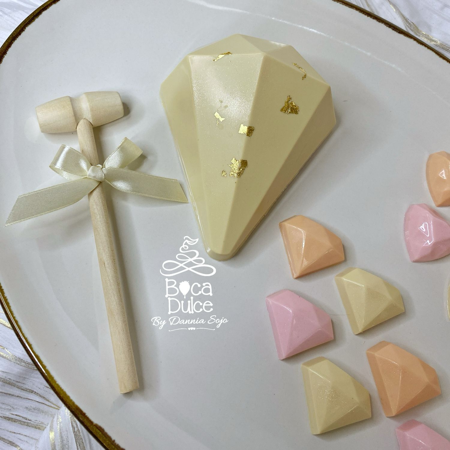 Diamante de Chocolate Rompible con Mini Chocolates