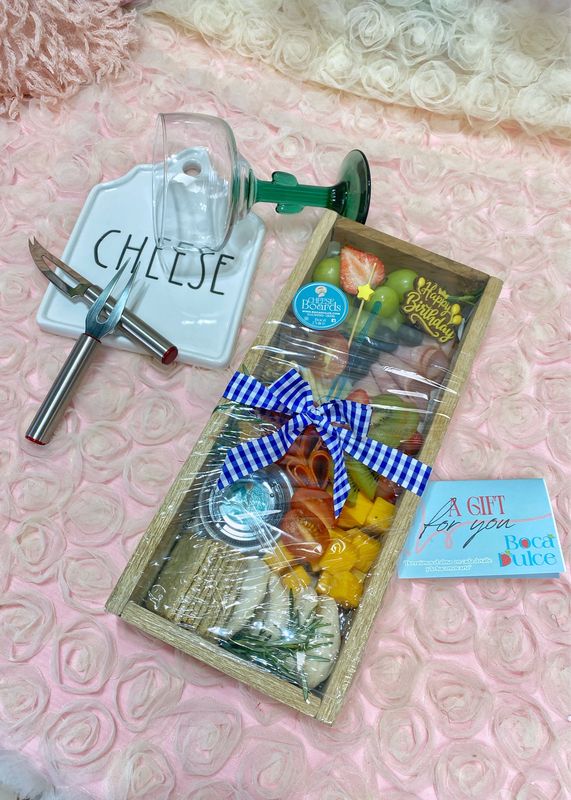 Caja Gusto Personal – Mini Tabla de Charcuteria en Madera
