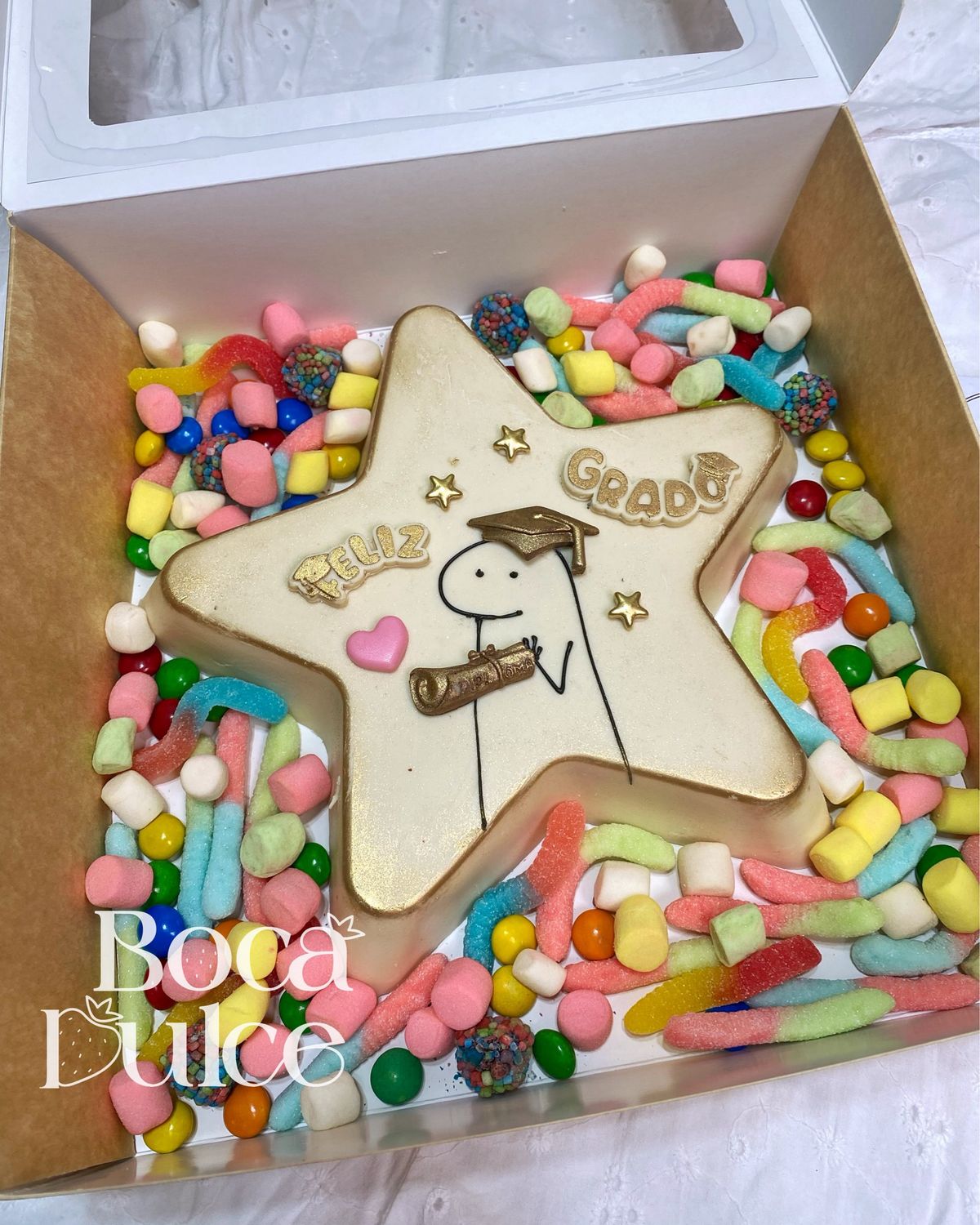 Estrella de Chocolate Rompible con Dulces