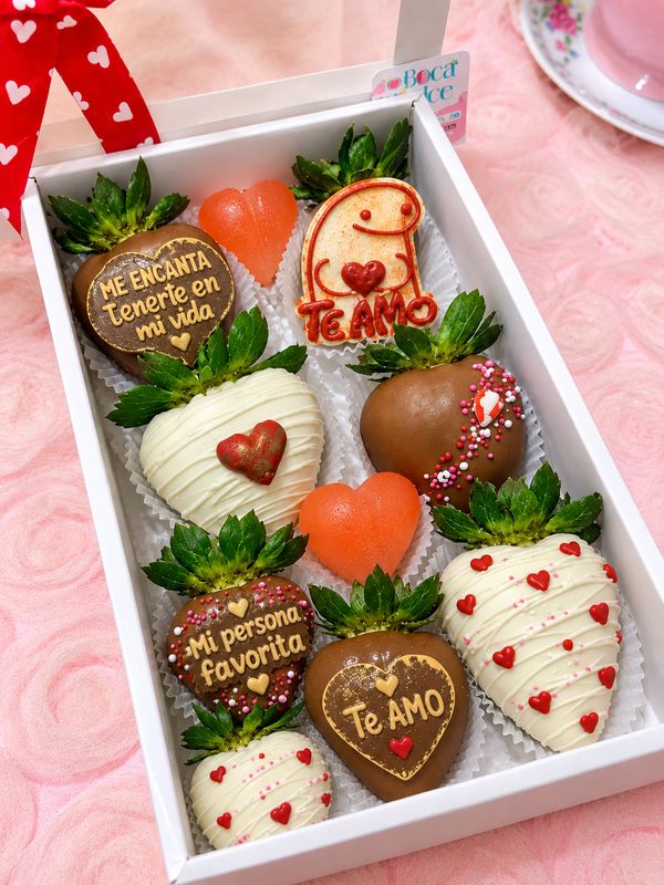 Caja Clasica : 8 Fresas decoradas