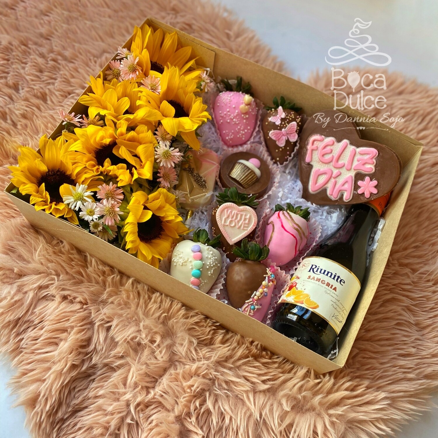 Caja Olivia: Girasoles, Fresas y Bebida