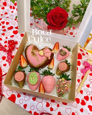 Corazón de Chocolate Rompible con Fresas u Oreo