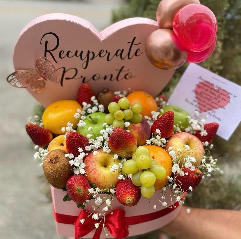 Caja Elegante: Corazón de Frutas de exportación.