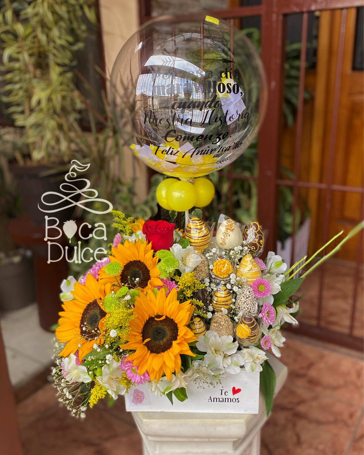 Caja Girasoles María Laura: Fresas y Ferrero